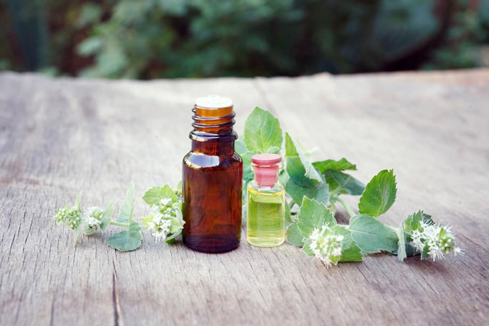 7 Essential Oils for Hair and Skin